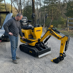 MEC06 9HP Mini Excavator - 28 in Wide, 43.3 in Digging Depth