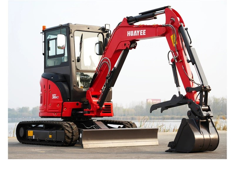 Excavons Titan 3500 on the jobsite with hydraulic thumb and swing boom