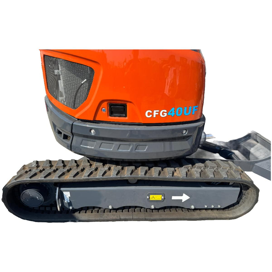 Excavons Titan 3800 UF 300 mm rubber track and dozer blade