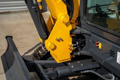 TYPHON NAGA 4.0 boom swing pivot and hydraulic lines close-up